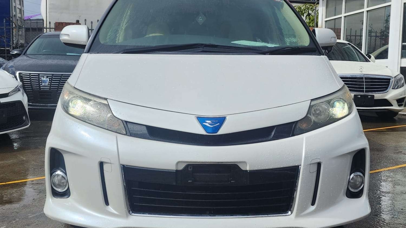 White -3, Toyota Estima Hybrid