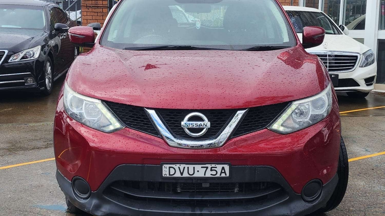 Nissan Qashqai Red 2016