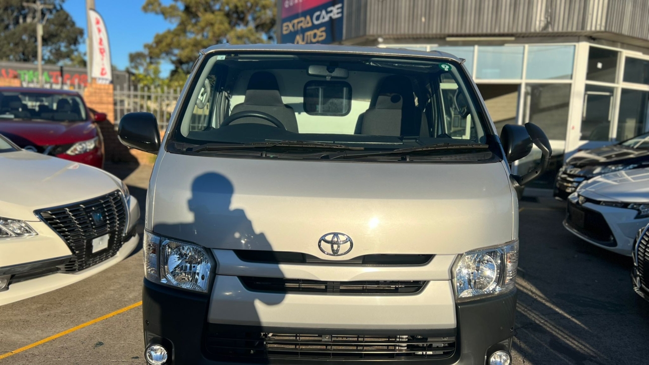 Toyota Hiace Petrol