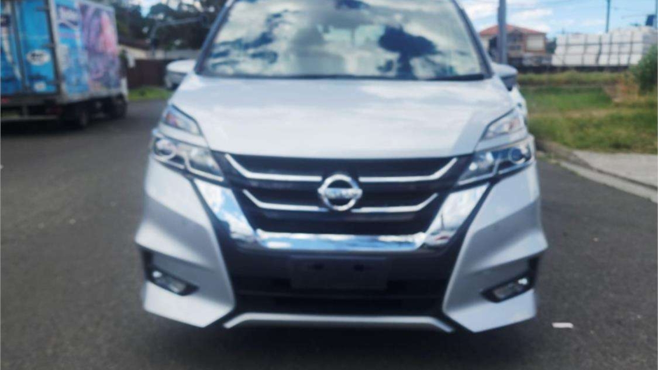 Nissan Serena Silver