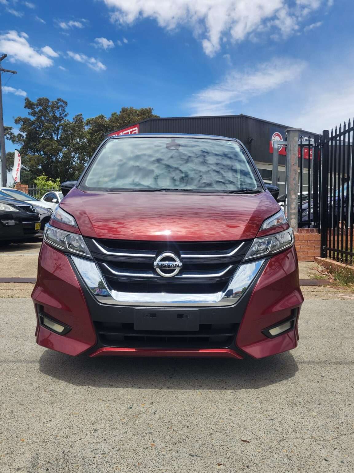 Wunderbar Nissan Serena Automatic Bilder