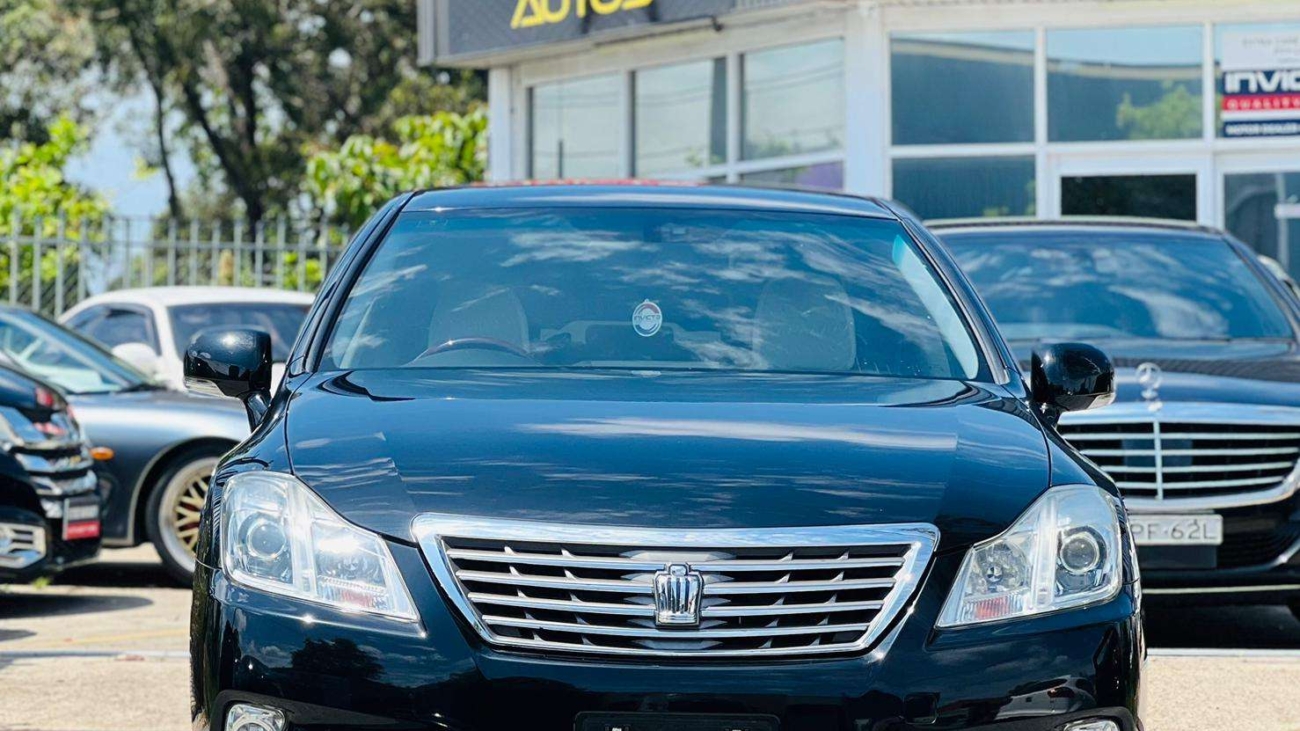 Toyota Crown 2012